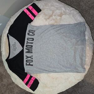 Fox Moto vneck top